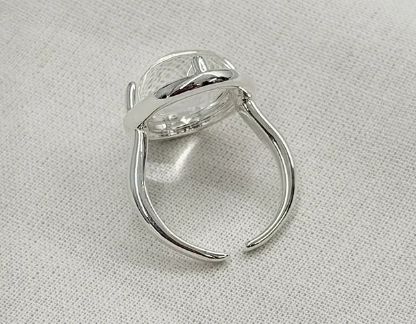 CLEAR OVAL PRONG RING