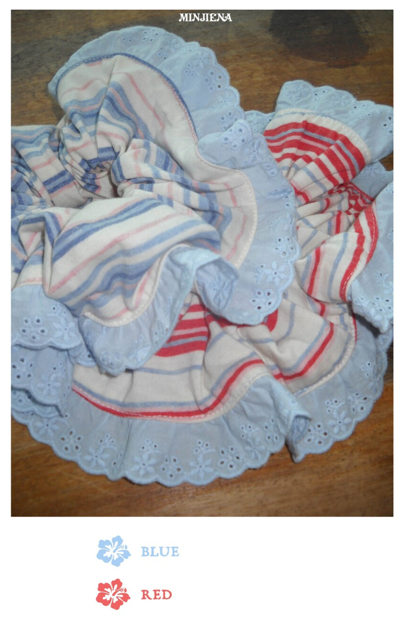 MINJIENA（ミンジエナ）の「stripe lace scrunchie red / blue（Hair Accessories）」