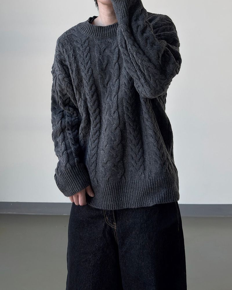 Cabbler Heavy Cable Knit Round Neck