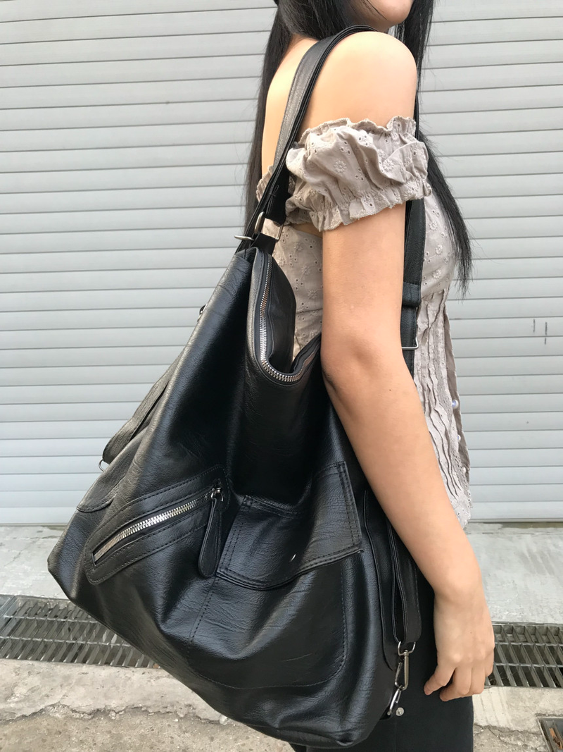 ビッグショルダークロスバックパック