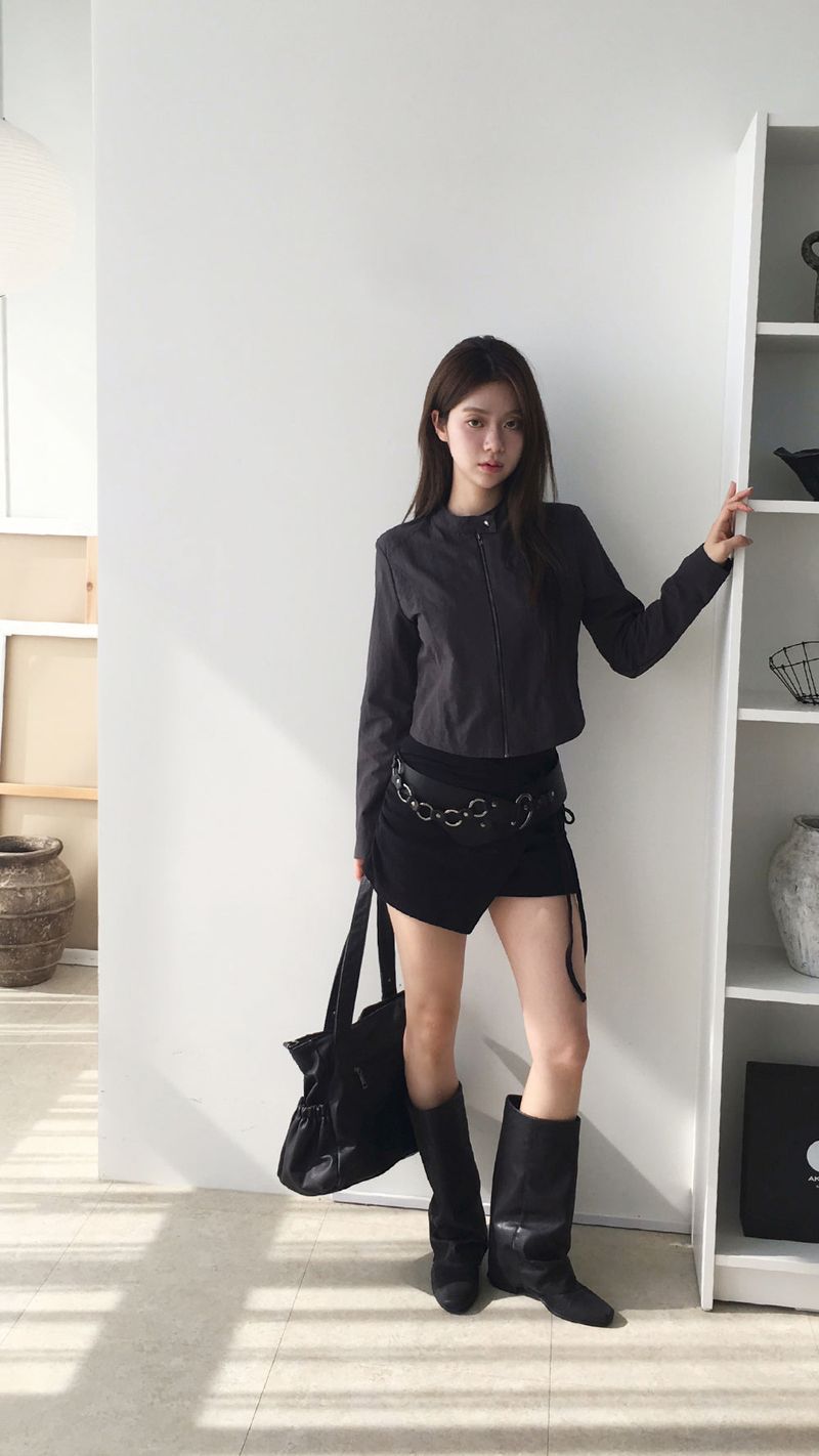 High-neck snap short jacket