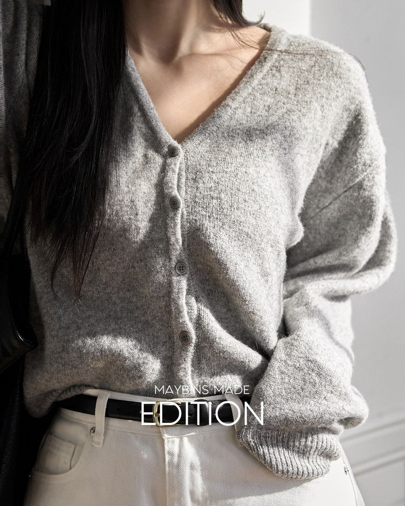 Linier V-Neck Cardigan