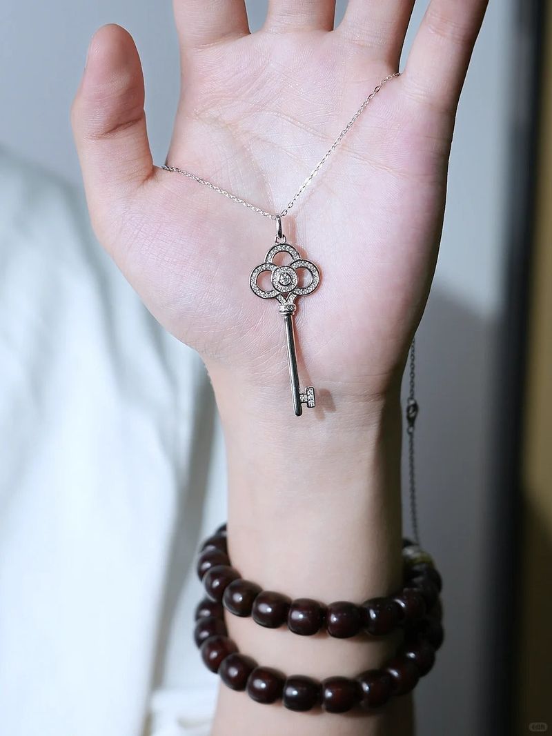 So beautiful key necklace