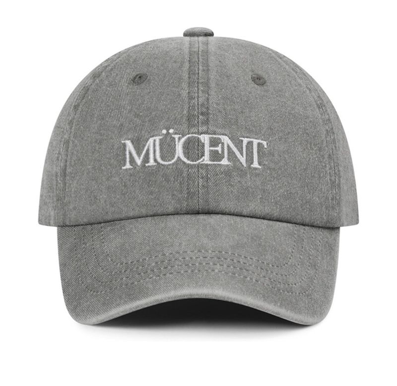 MUCENT シグニチャーレタリングロゴボールキャップ