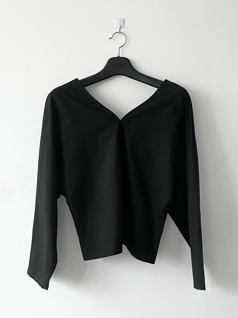 Feminine v-neck shirt