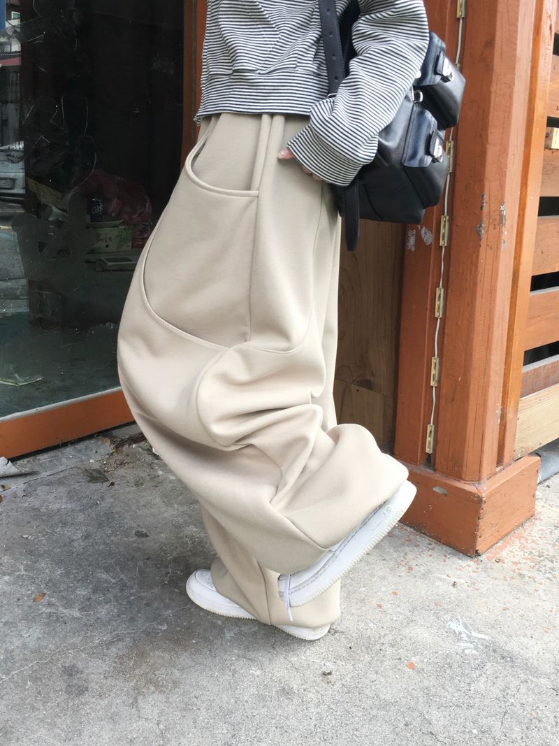 Mile Curved Two-Pocket Sweatpants (6c)