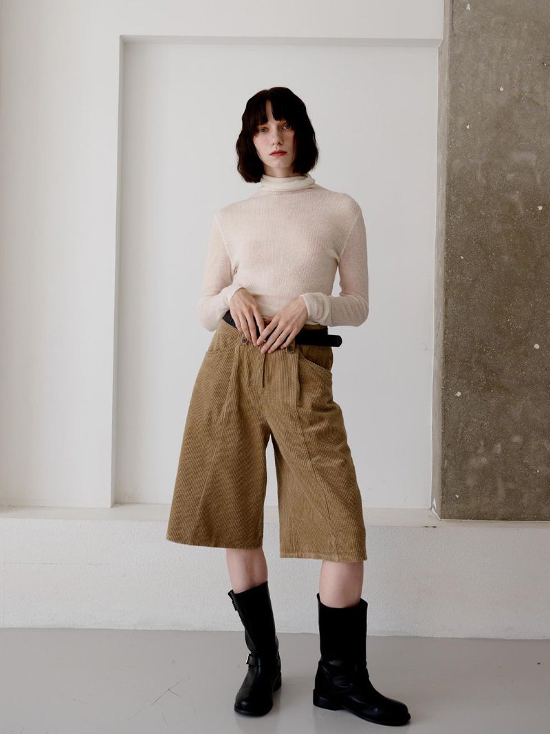 LETOILE（レトワール）の「BROWN CORDUROY BERMUDA PANTS（Pants）」