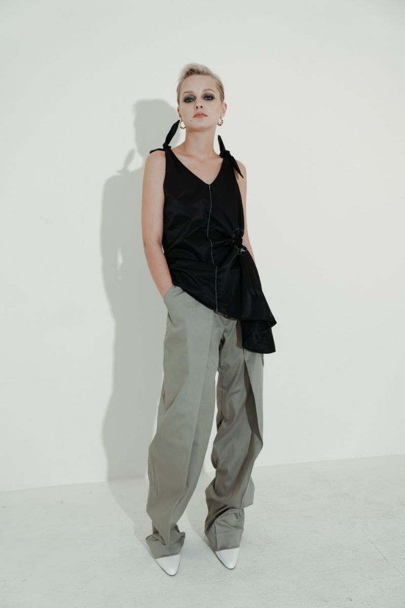 Sean Sheila(シェンシェイラ)の「Cut Out Nylon Top(Tops)」