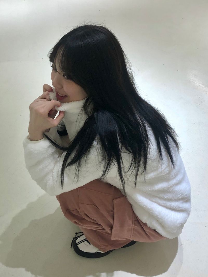 Fluffy fleece zip-up jacket