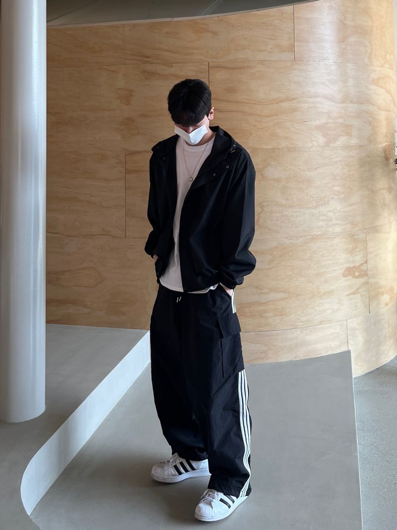 Squre hood windbreaker