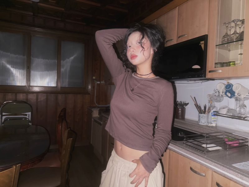 (3color) Back Curve Panel Stitch Crop Long Sleeve Tee