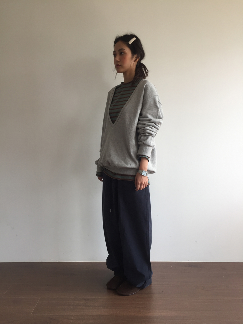 Lancol Deep V-Neck Sweatshirt (3color)