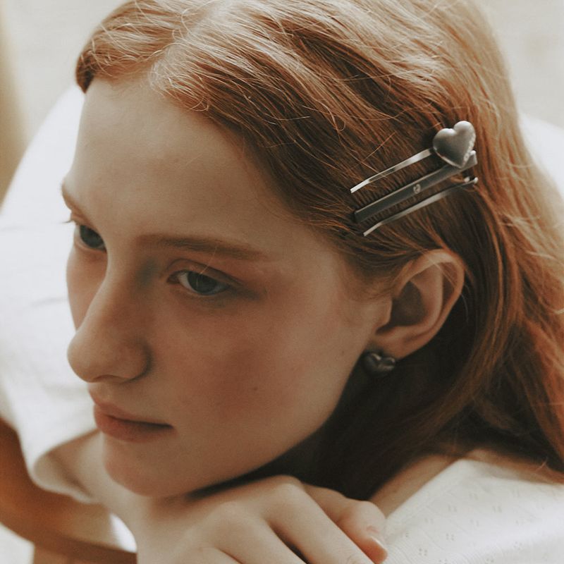 OVT-U（オーブイティーユー）の「Plumpy Heart Pin Set（Hair Accessories）」