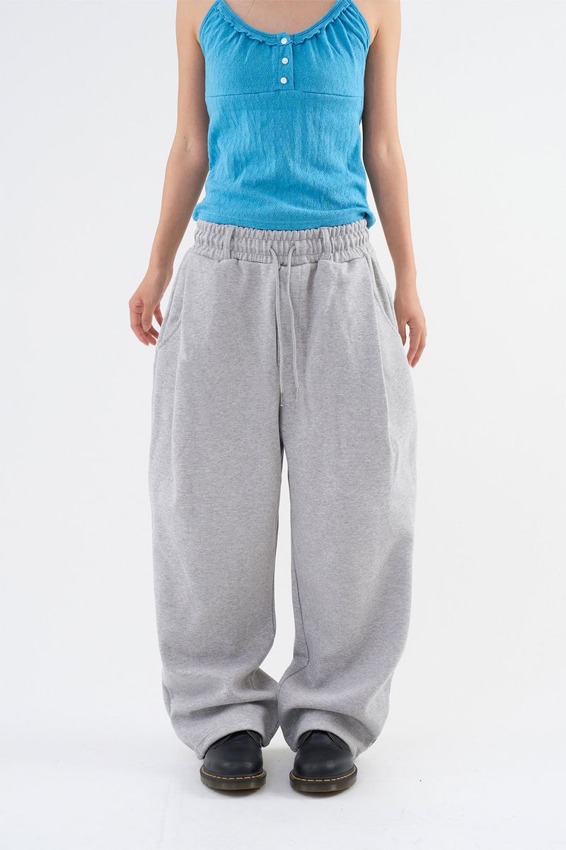 Raucohouse（ラウコハウス）の「Cinch back strap sweatpants（Pants）」