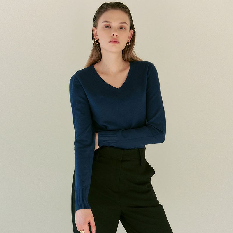 NICK&NICOLE(ニック&ニコール)の「SOFT V NECK KNIT_DEEP BLUE(Tops)」