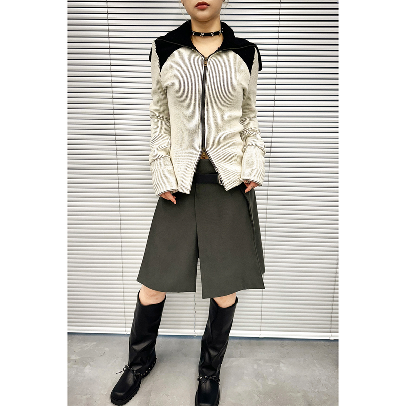 HIGH-NECK ZIP-UP: OFF-WHITE