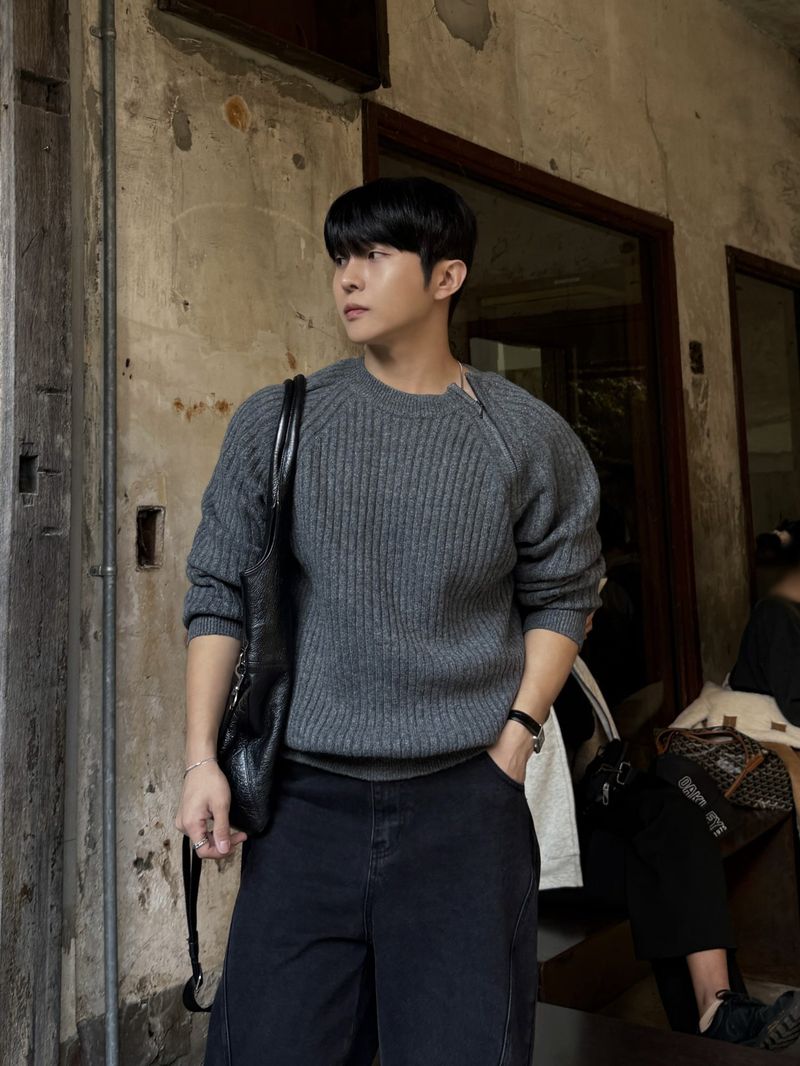 Going diagonal zipper knitwear