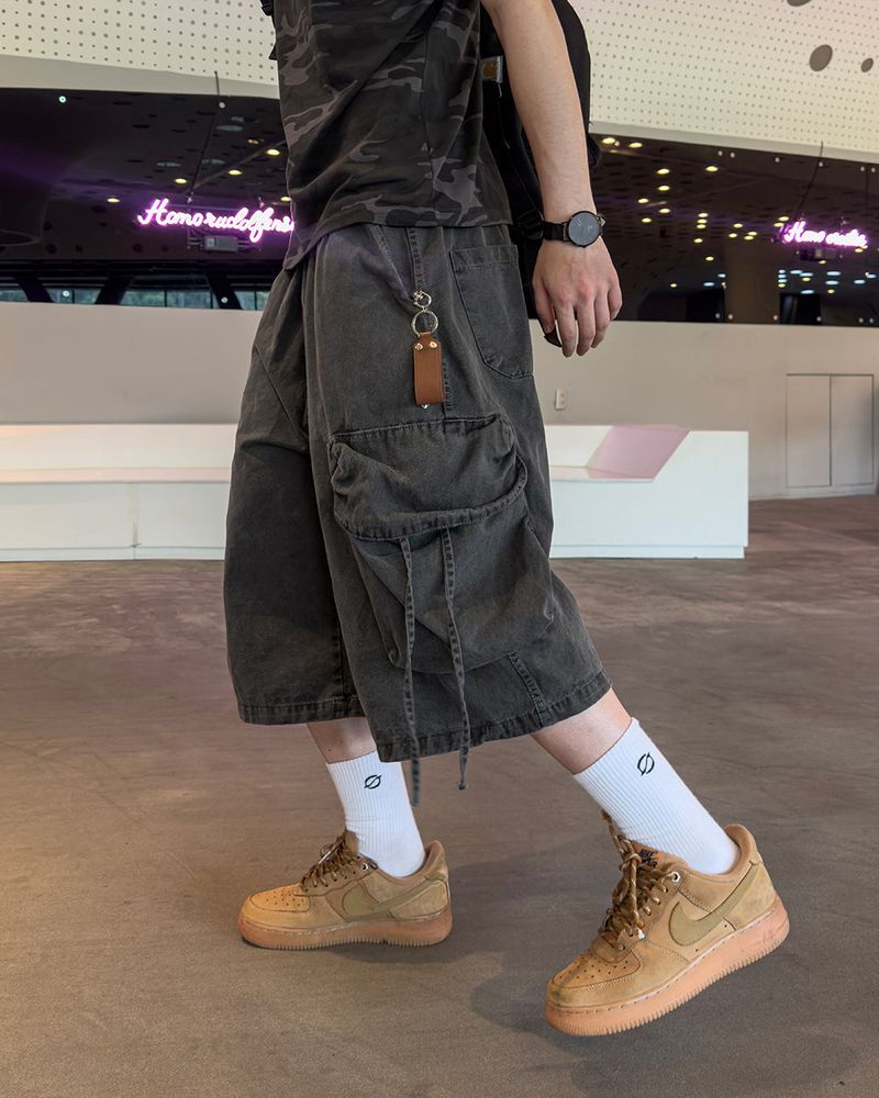 DROON Pigment Strap Cargo Bermuda