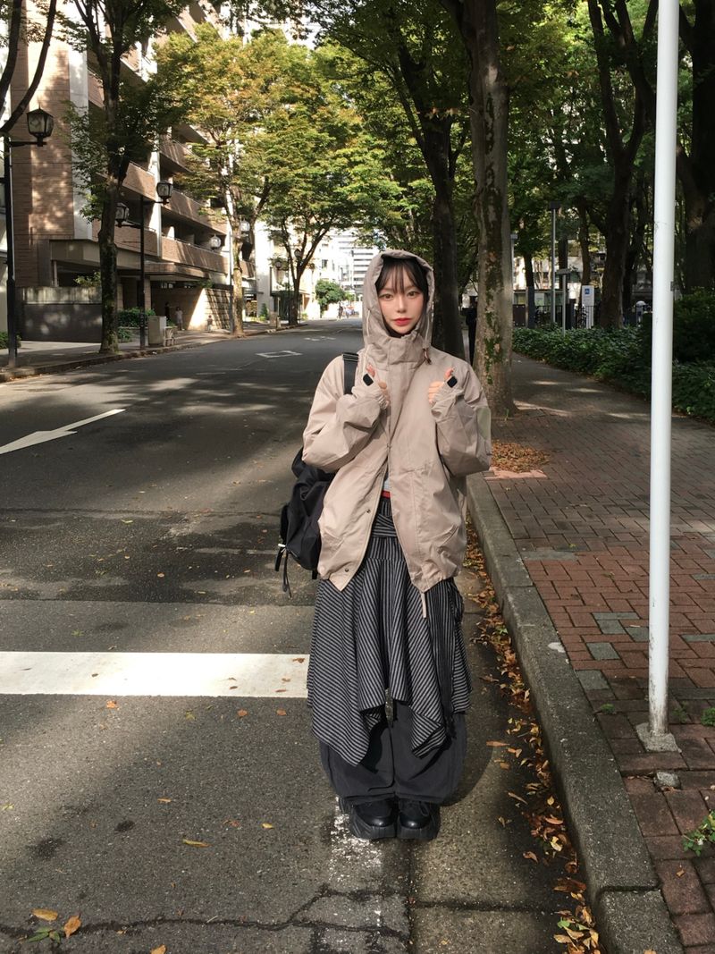 Harper Gorp Hooded Windbreaker (4c)