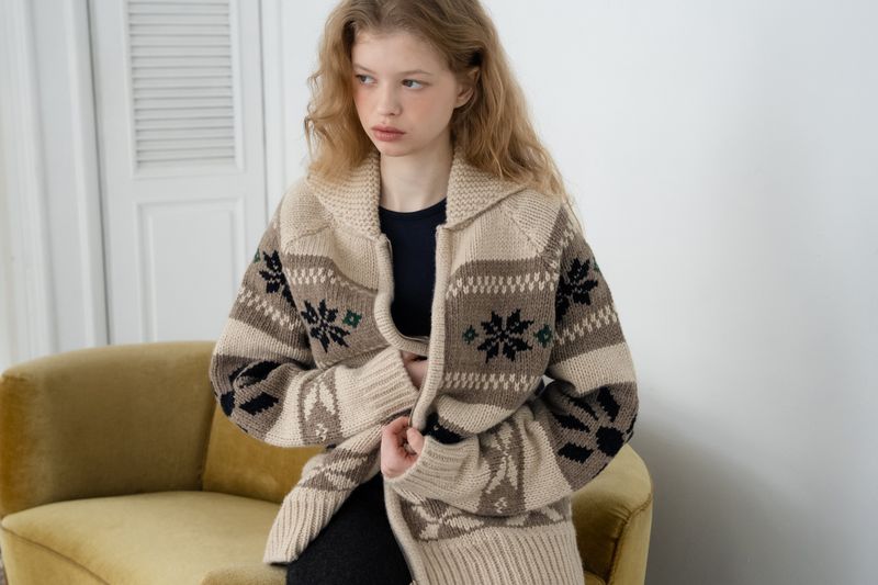 Polar bear cowichan_beige