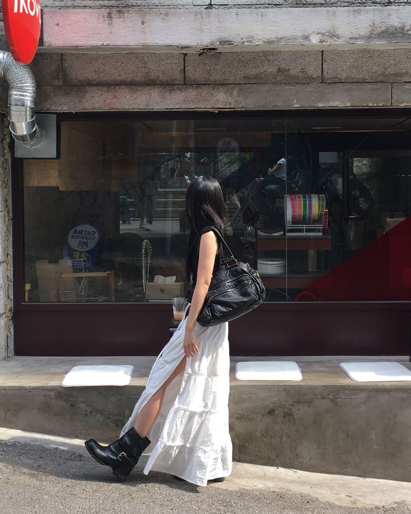 Cutting white long skirt