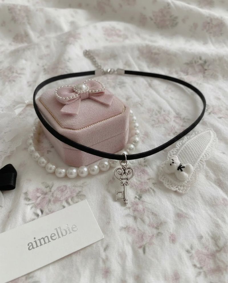 [IVE Wonyoung Necklace] Silver Heart Key Choker Necklace