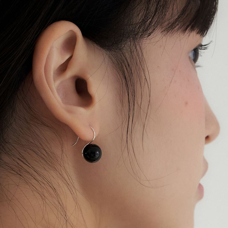 geegee（ジジ）の「[silver925] black ball hook earring（Accessories）」