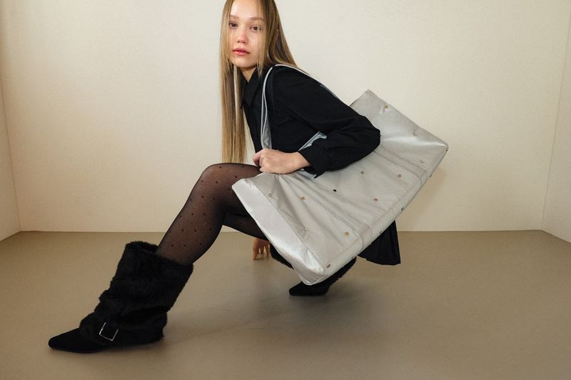 LOSESLEEPOVER(ルーズスリープオーバー)の「Hug belt boots _Fur Black(Shoes)」