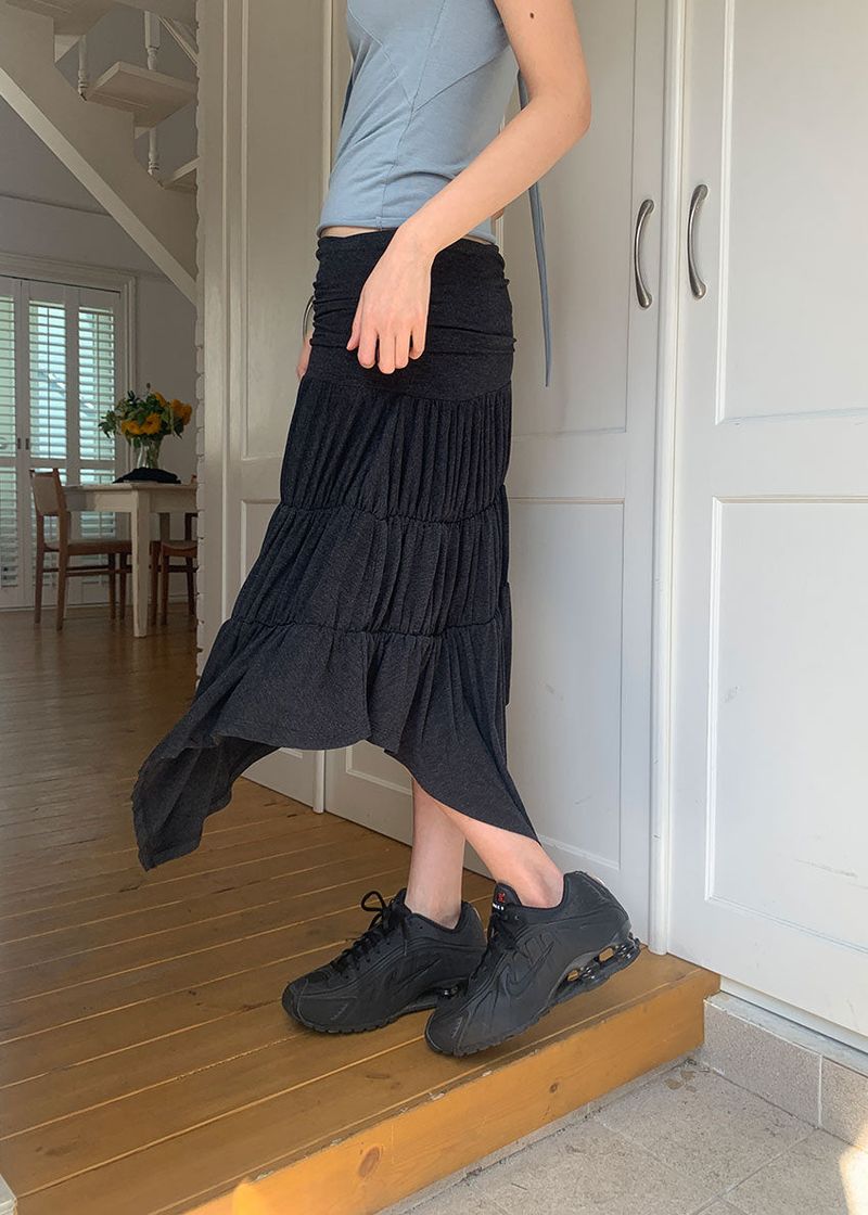 UNBAL WRINKLE SKIRT