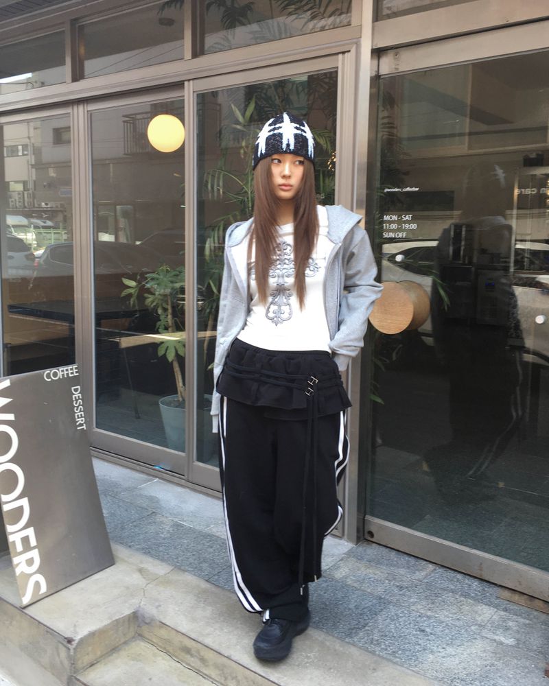 Powder crop hood jumper