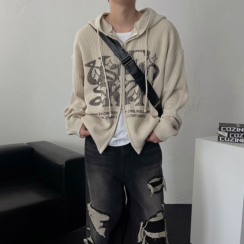 COZINESS（コジネス）の「LAS Lettering Printed Hooded Zip-Up Knitwear (4 colors)（Tops）」