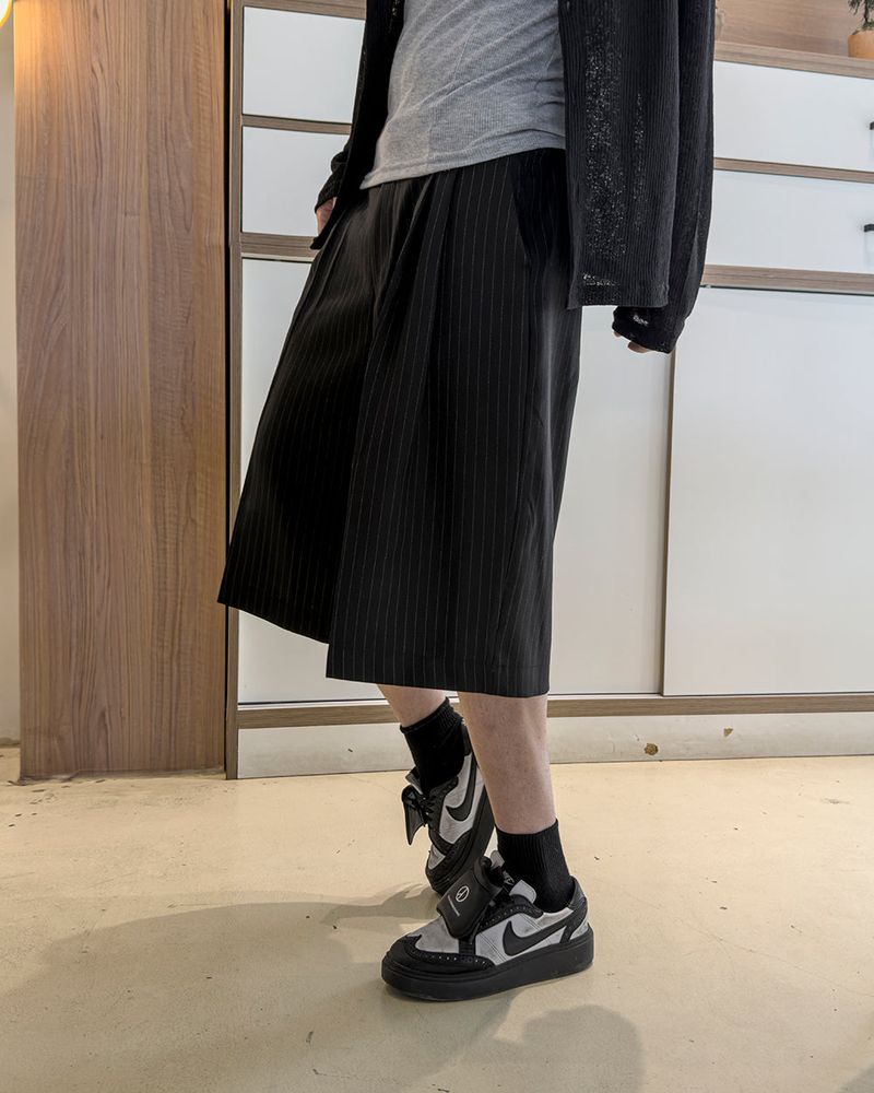 Node Pin Stripe Bermuda Slacks