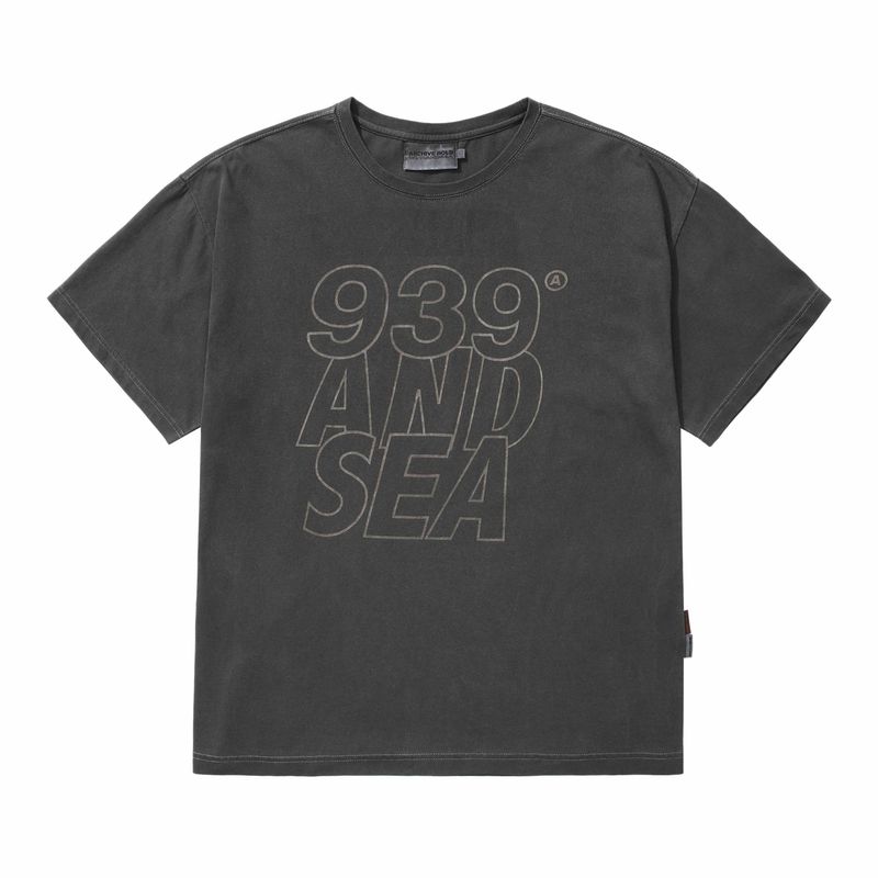 ARCHIVE BOLD（アーカイブボールド）の「AB X WIND AND SEA T-SHIRTS (CHARCOAL)（Tops）」