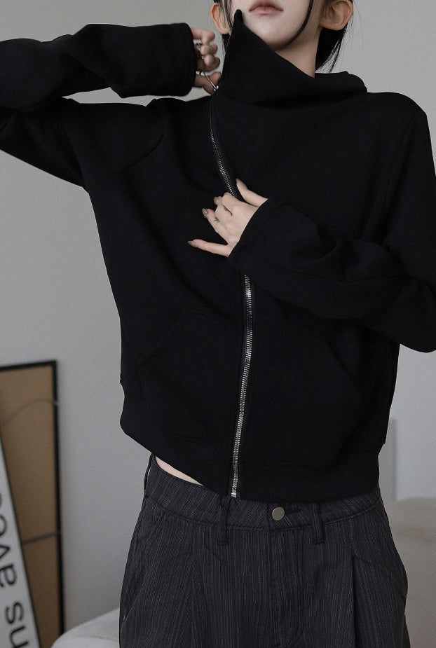 Diagonal Flow Zip-up