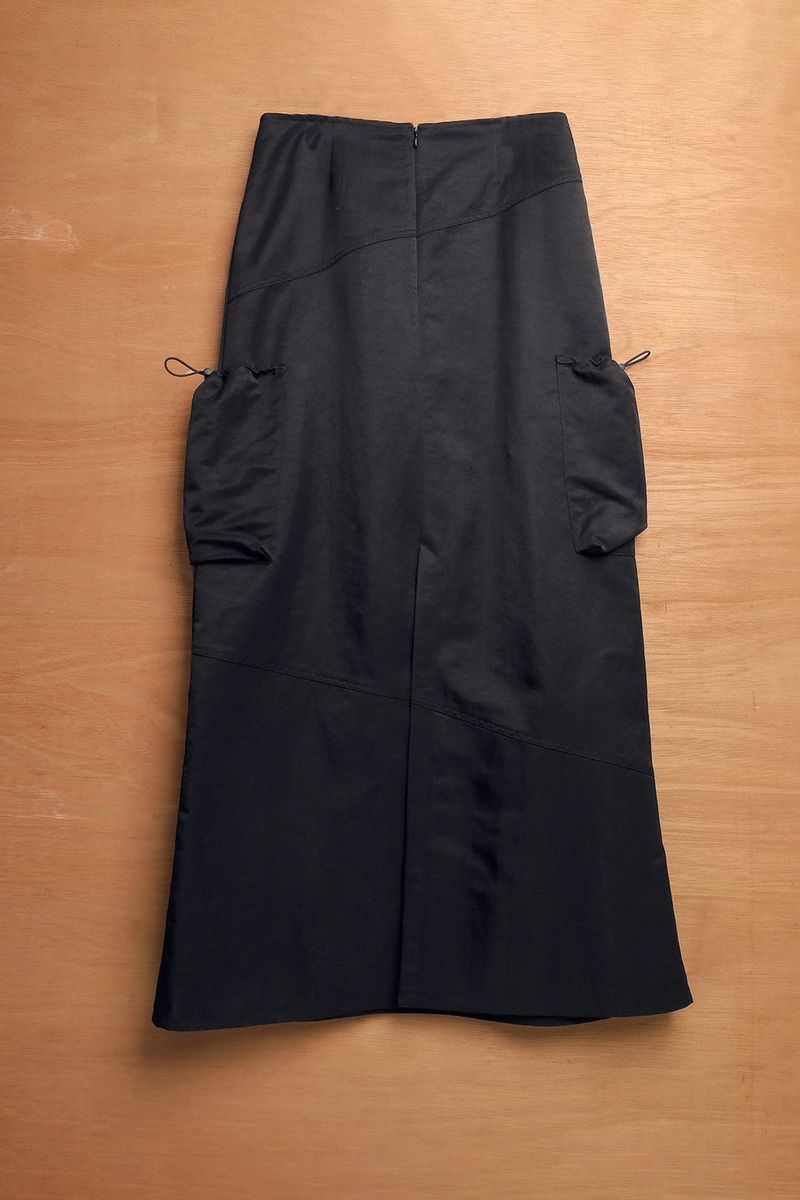 PIA CARGO SKIRT-SLASH BLACK