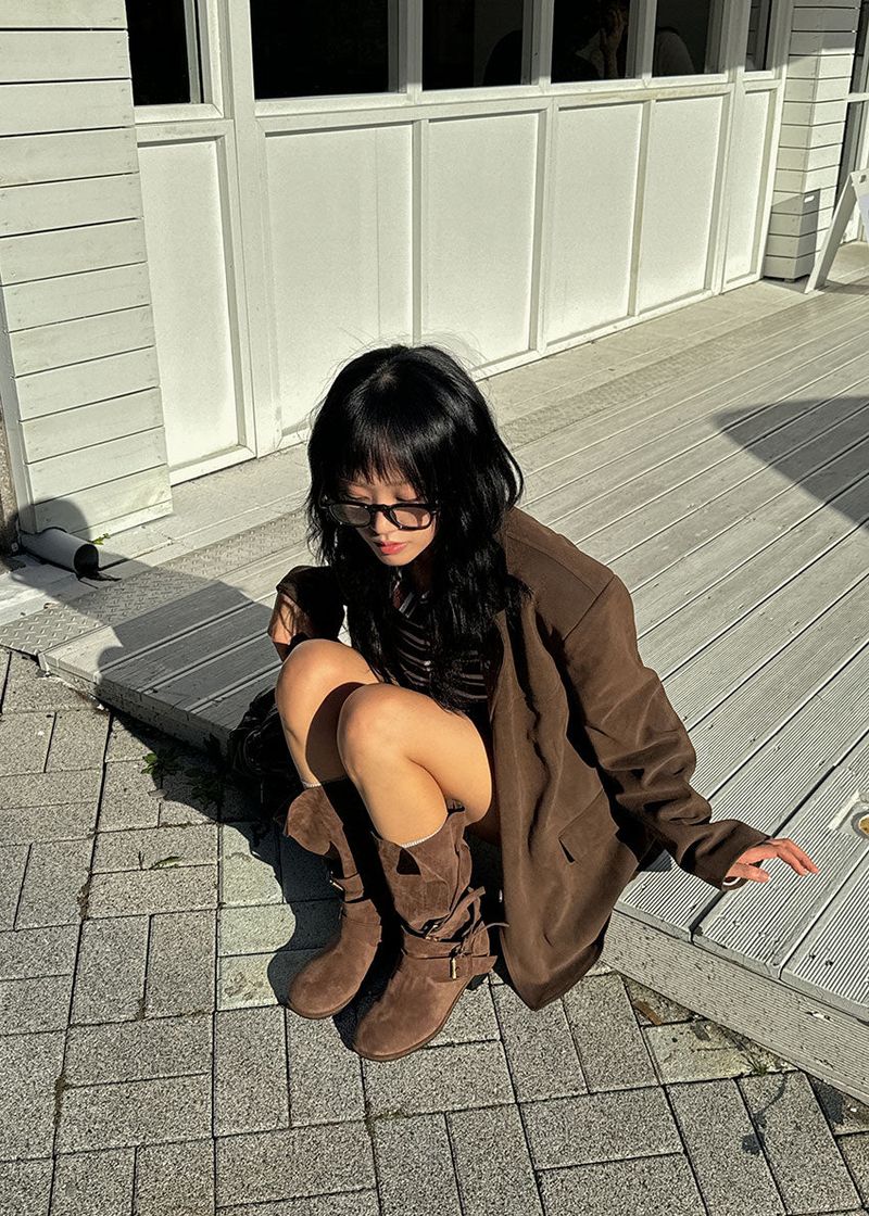 SUEDE BELT MIDDLE BOOTS