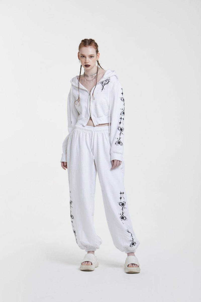 TRIVAL CROPPED HOODY