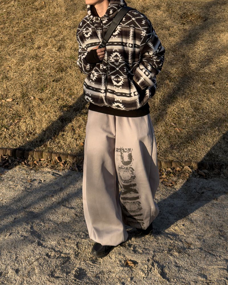 Poki Big Wide Lettering Sweat Pants