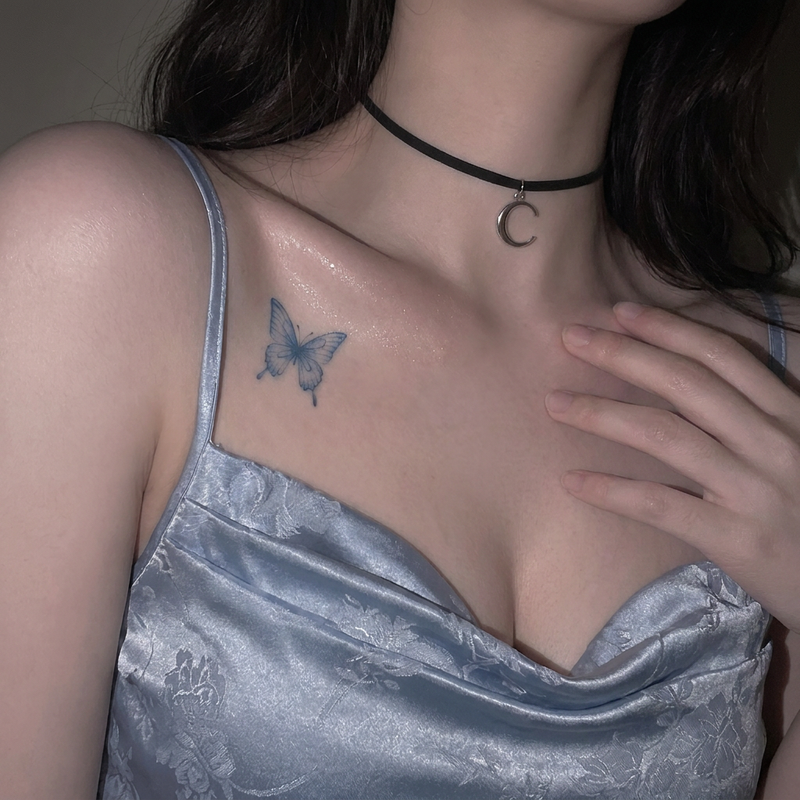 Crescent Moon Choker - Silver Color