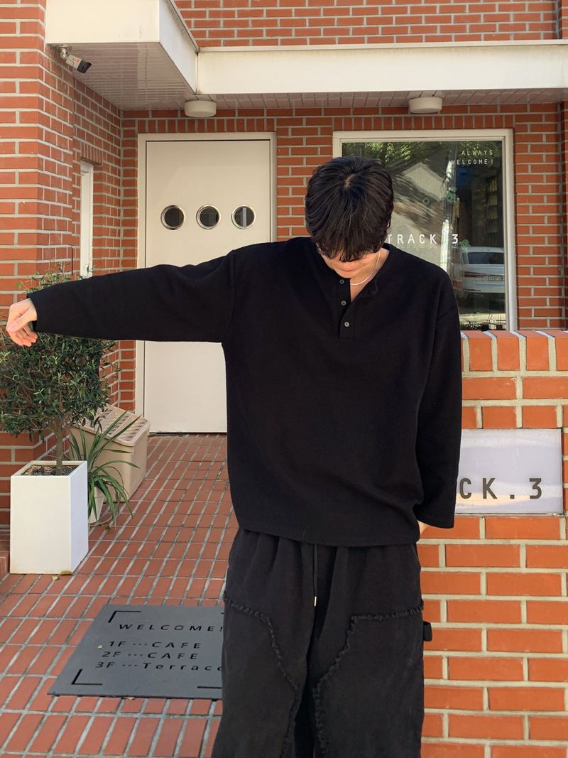Bean over henley neck knit tee