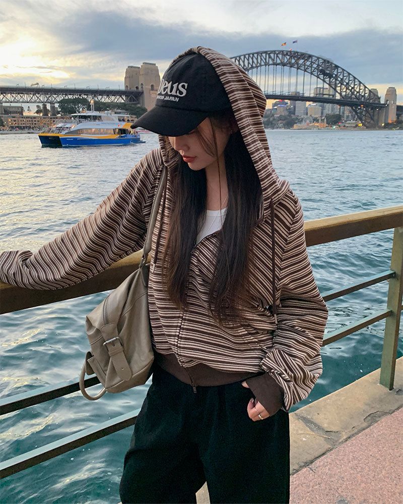 BEIDELLI（ベイデリー）の「[ORIGINAL] Swing Stripe Oversized Zip-up Hoodie（Tops）」
