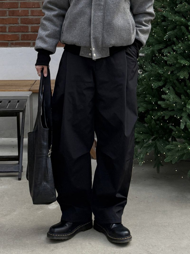(fleece ver) Unbalanced pintuck curved pants