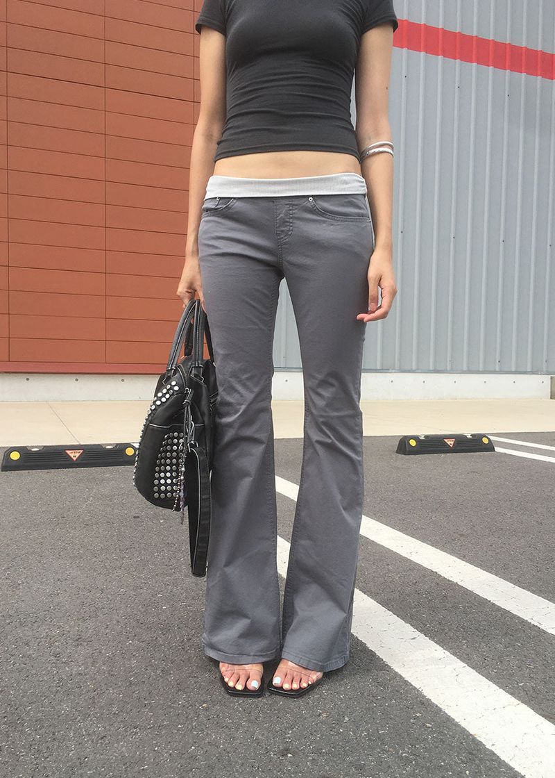 GLAM SHIRRING BOOTS CUT PANTS