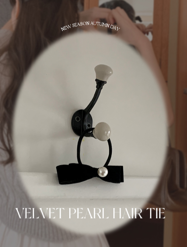 SHOPPERLAND(ショッパーランド)の「Velvet Ribbon Pearl Hair Tie(Hair Accessories)」