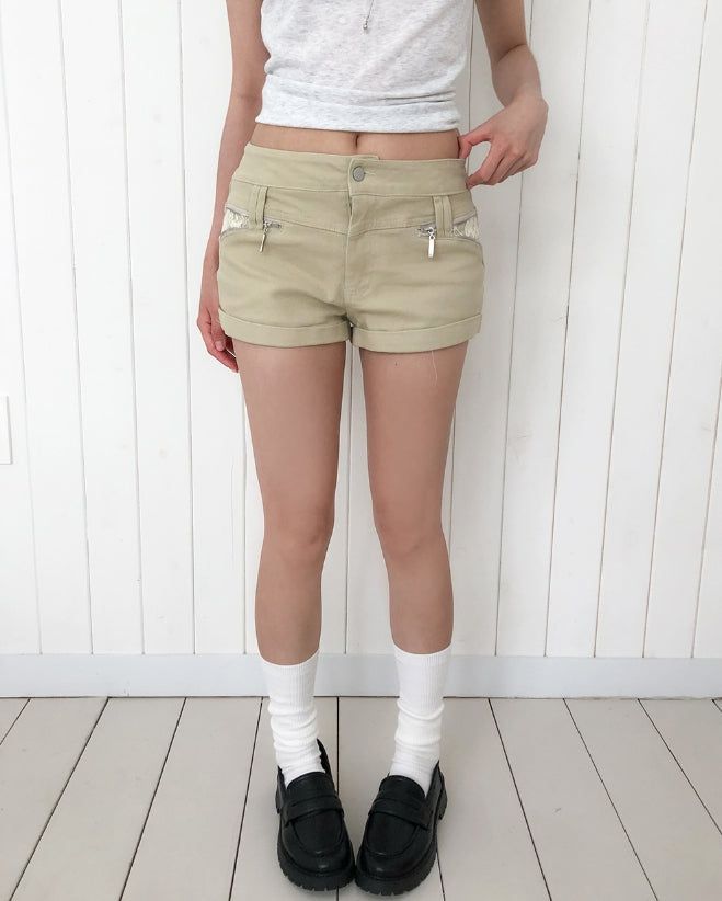 ULAN（ユレン）の「Loopen Lace Zipper Roll-up Shorts（Pants）」