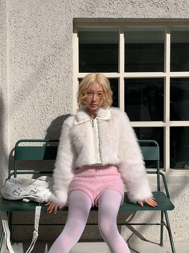Twelve collar crop fur jacket