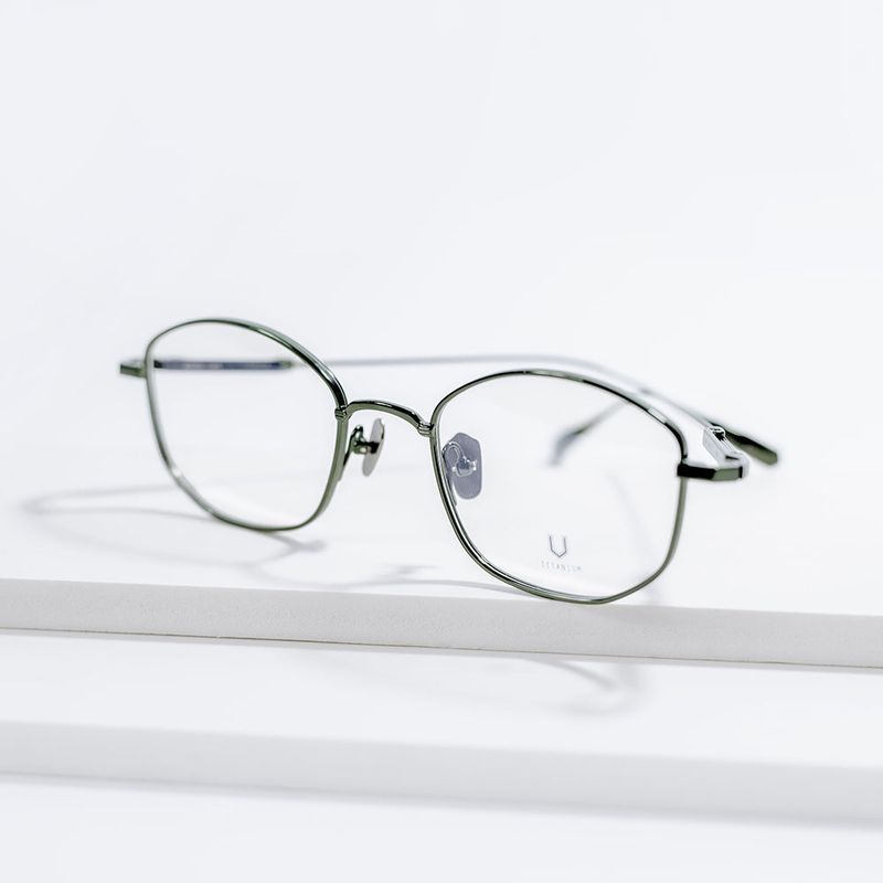 Knouun polygon titanium glasses CODE. 102. E Khaki