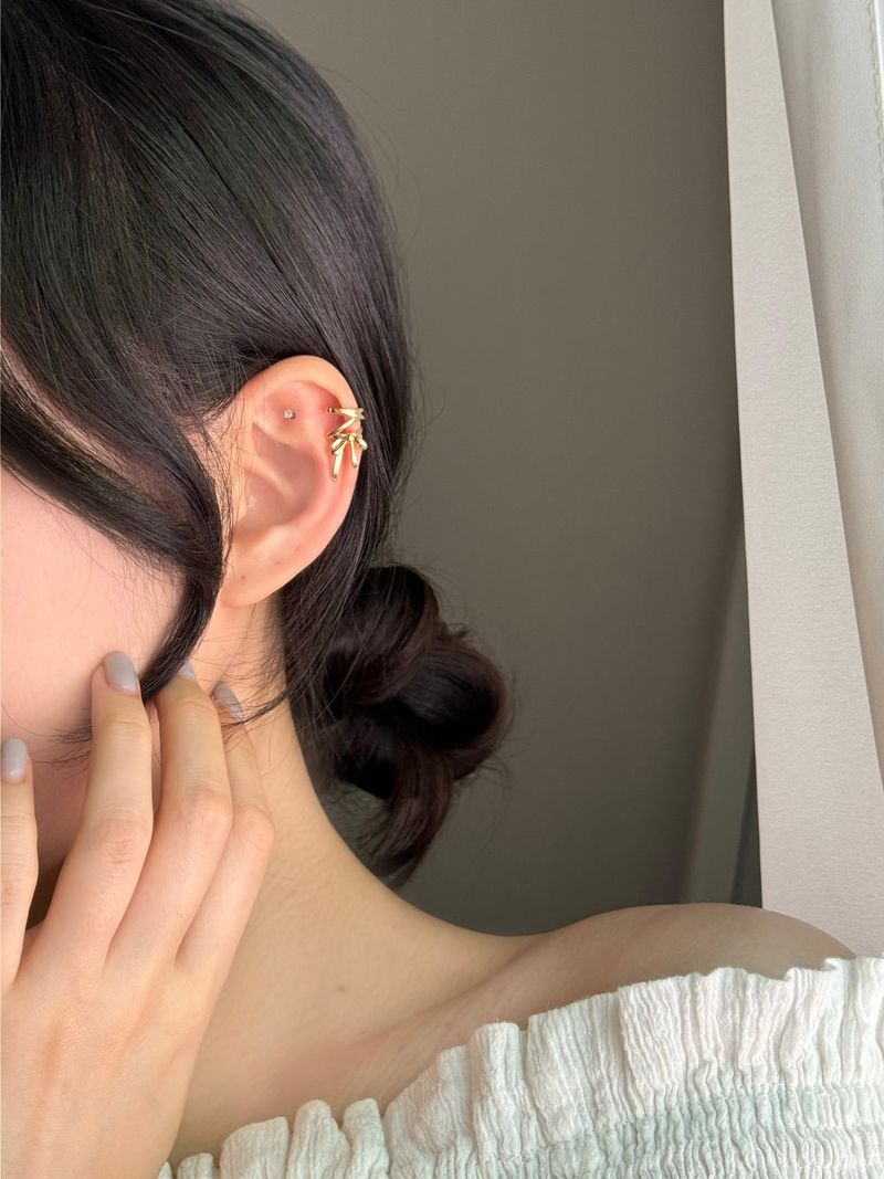 Ballet core ear cuff / 3 colors 