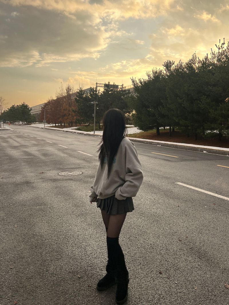 Winter wool short slit pleated mini skirt (2 colors)