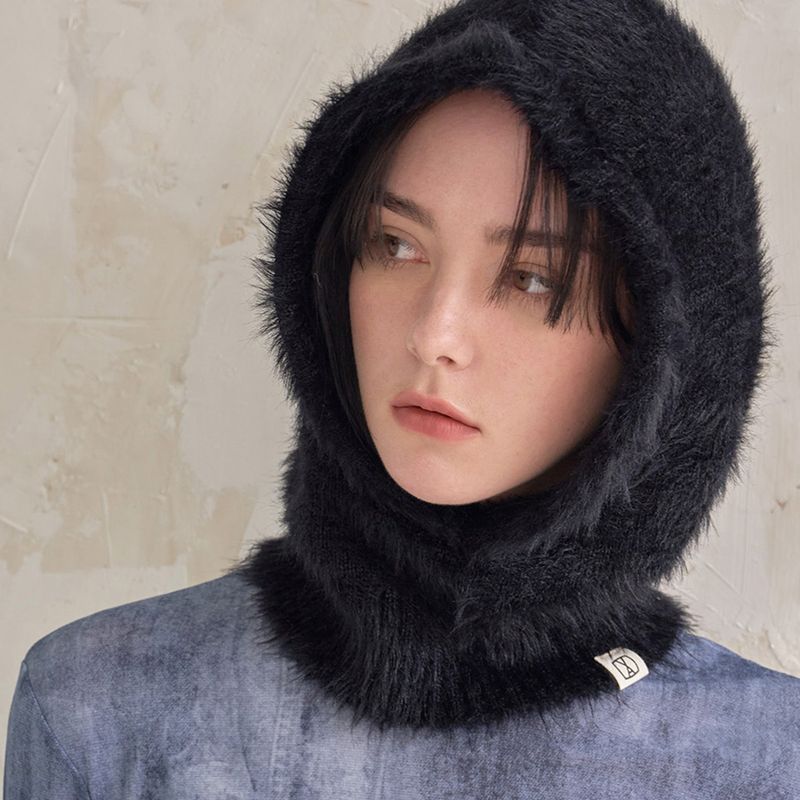 VA Square Label Hairy Balaclava / Black